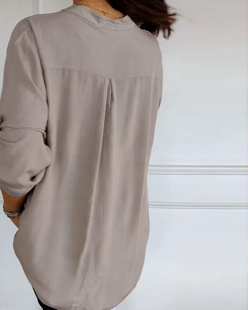 Bezaubernd leger – Paillettenknopf-Bluse für deinen Glamour-Moment
