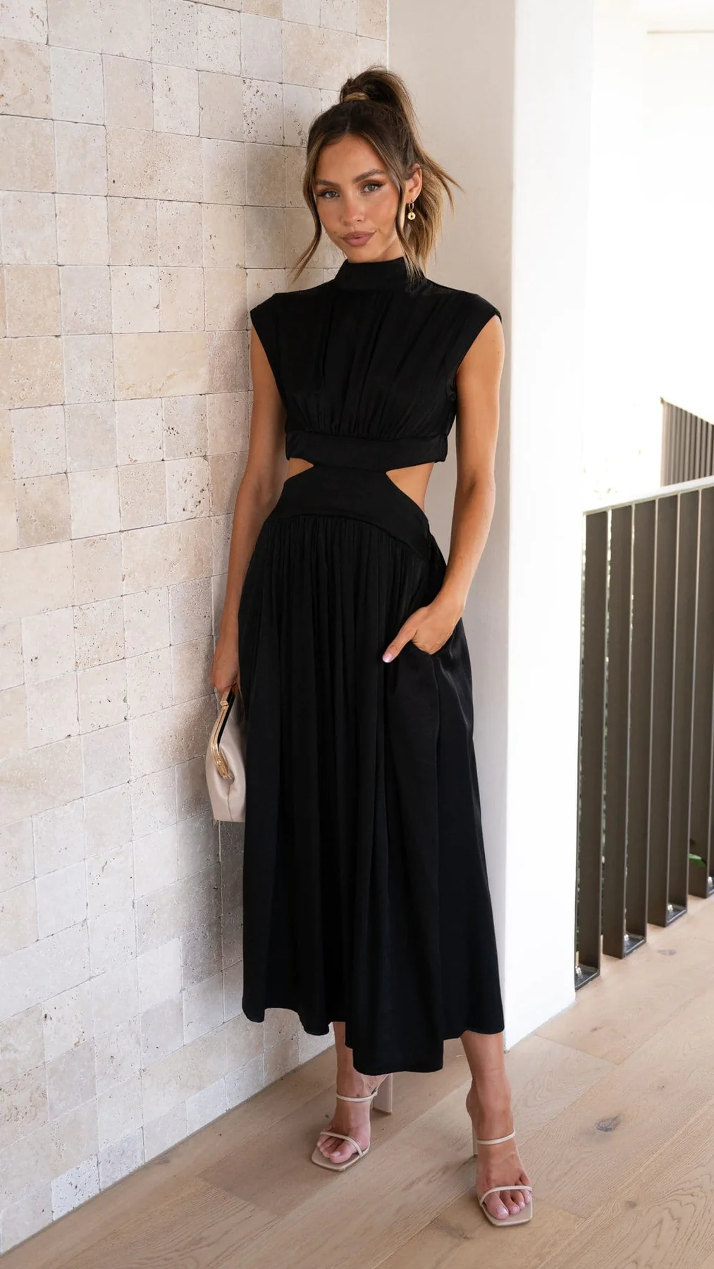 Entdecke Deinen Style – Midi-Kleid mit Cut-Outs für den Wow-Effekt
