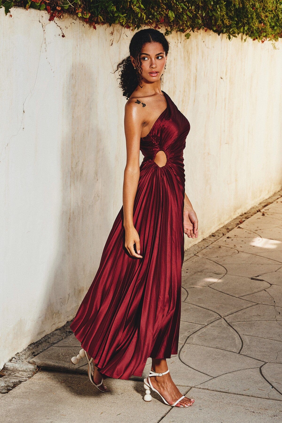 Strahle Selbstbewusstsein – Plissiertes Midi-Kleid für Wow-Momente