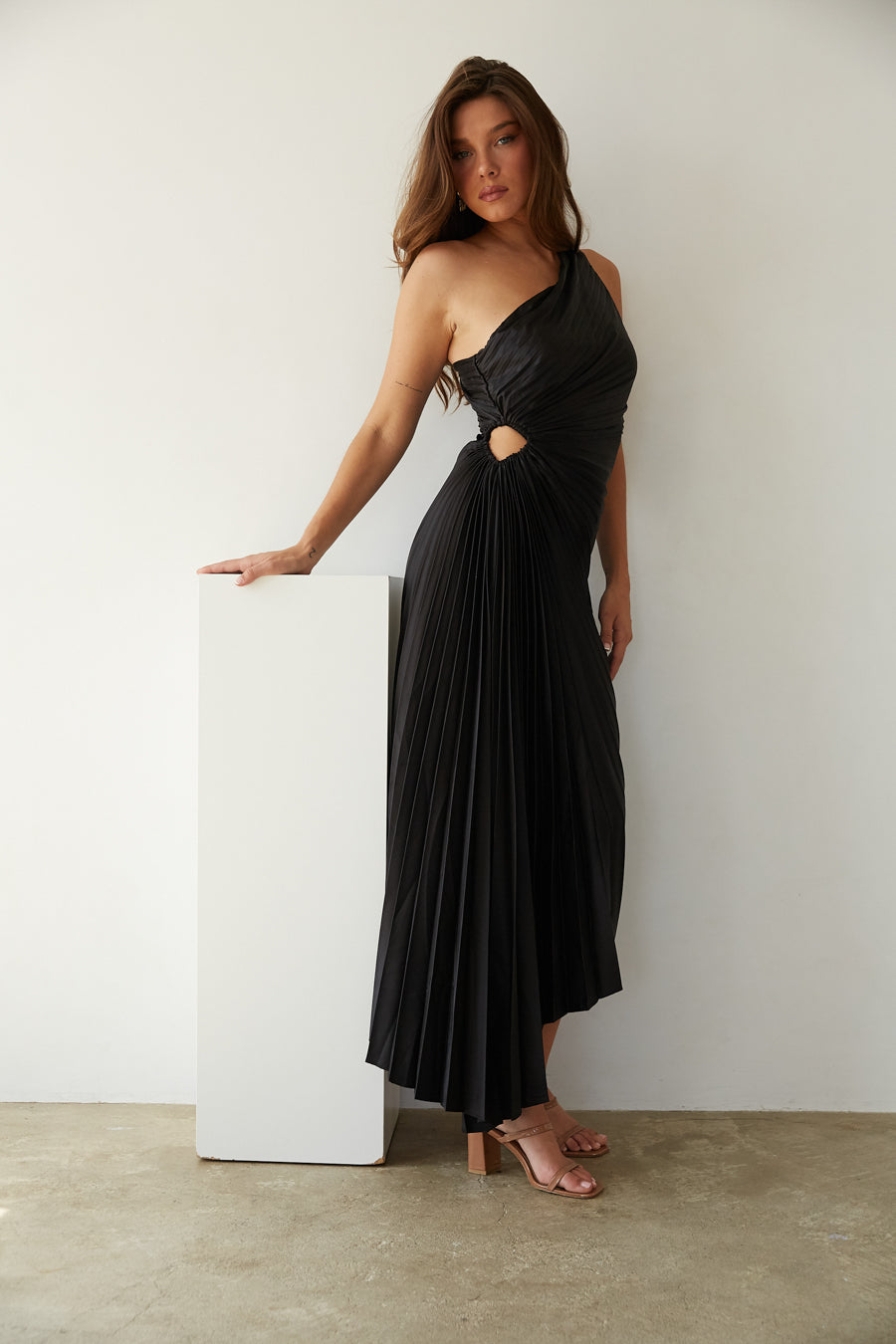 Strahle Selbstbewusstsein – Plissiertes Midi-Kleid für Wow-Momente