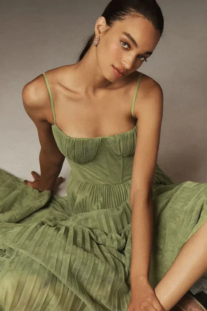 Sicheren Sie sich die Bühne – Plissiertes Tüll-Midikleid für zauberhafte Auftritte
