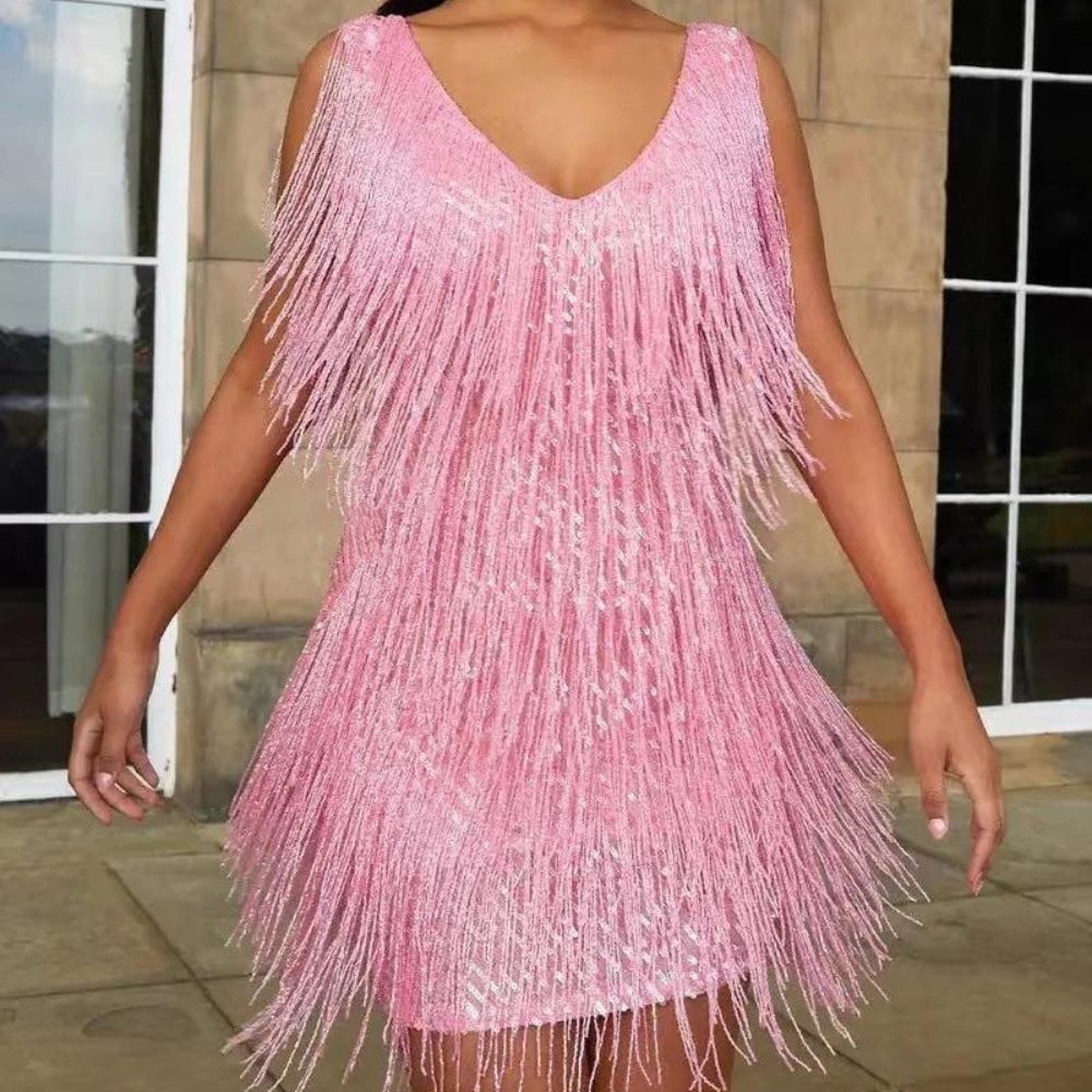 Strahle im Rampenlicht – Glitzerndes Fransen-Kleid für Wow-Momente